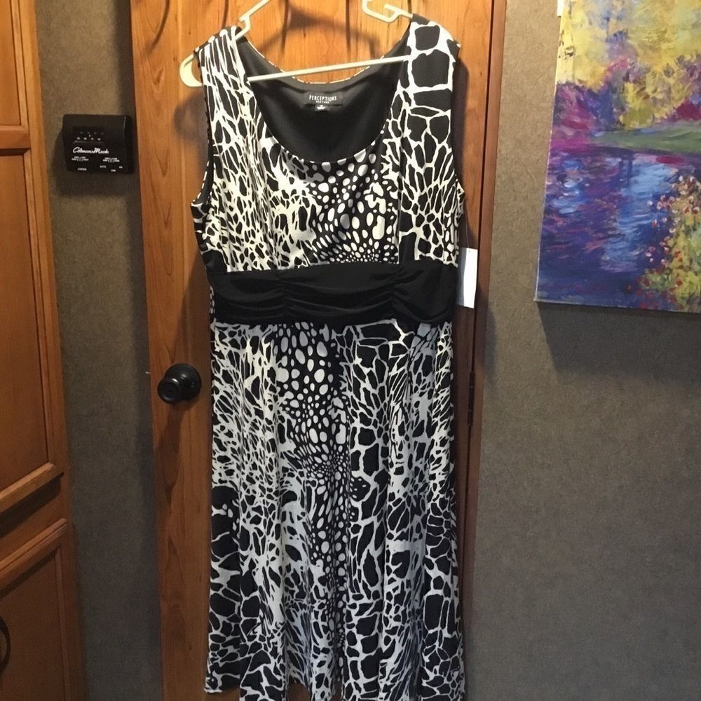 NWT Perceptions Brand Black & Beige Dress Sz. 16